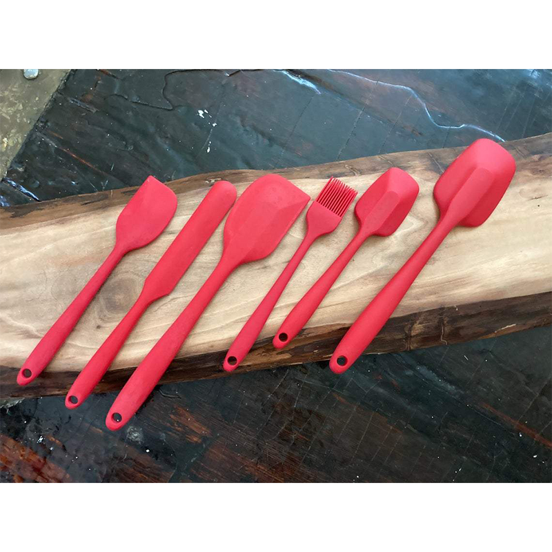 Set of 6 Red Silicone Spatulas/Kitchen Utensils